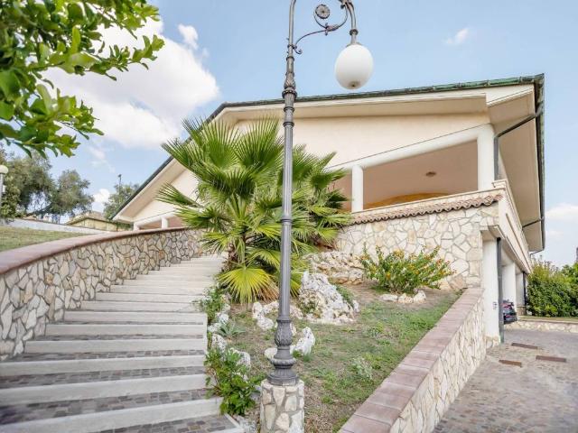 Villa in vendita a Fonte Nuova RM