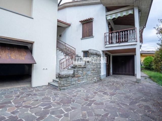 Villa in vendita a Foresto Sparso BG