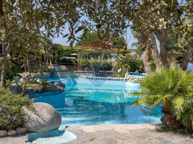 Villa in vendita a Forio NA