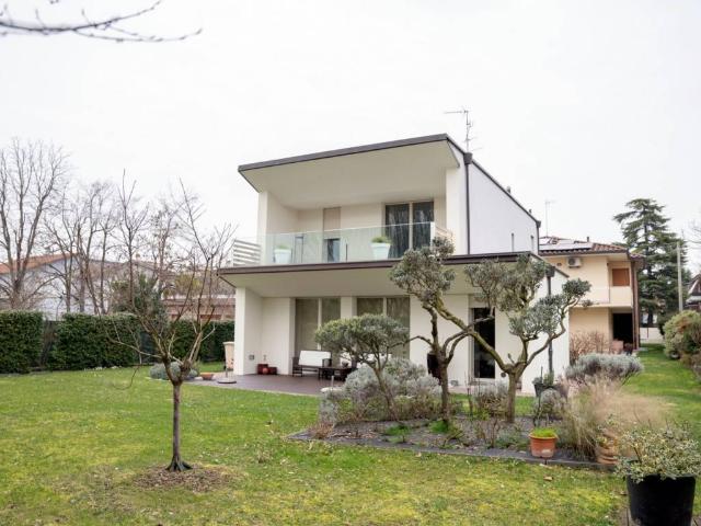 Villa in vendita a Forlì FC