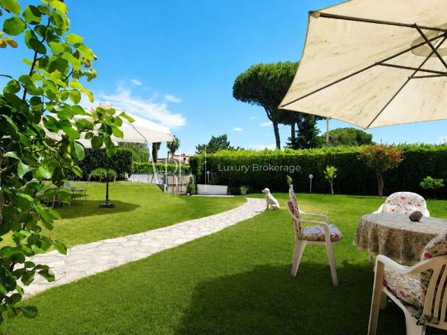 Villa in vendita a Roma RM