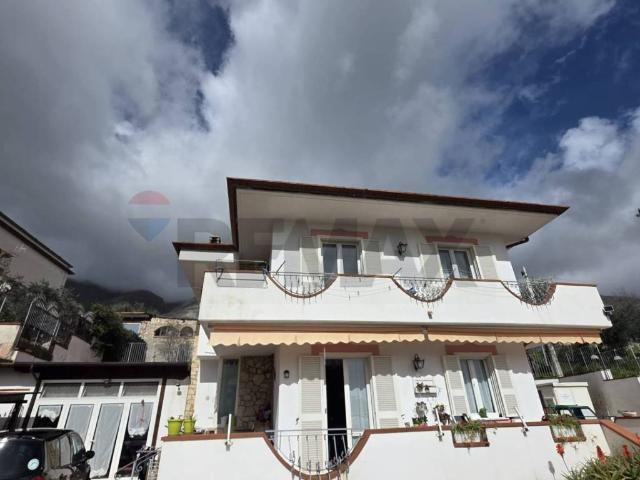Villa in vendita a Formia LT