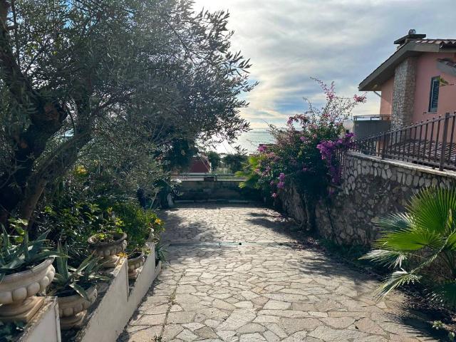 Villa in vendita a Formia LT