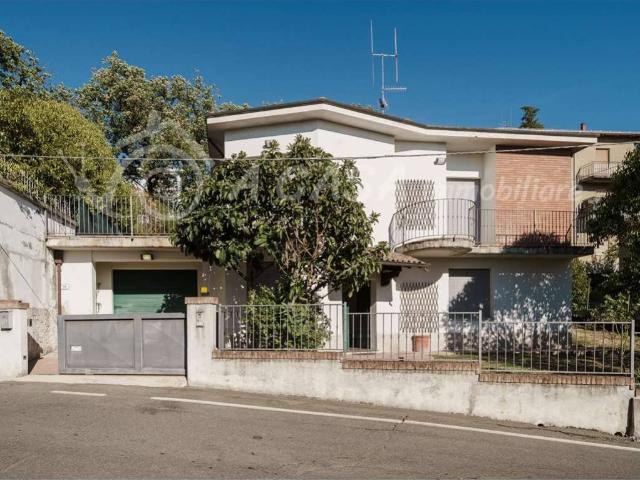 Villa in vendita a Fornovo di Taro PR