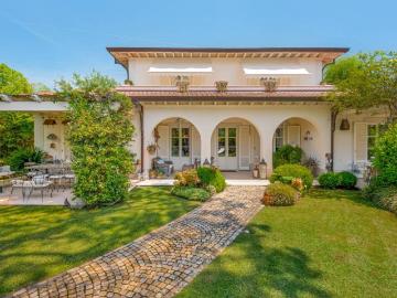 Villa in vendita a Forte dei Marmi LU