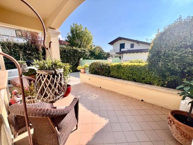 Villa in vendita a Forte dei Marmi LU