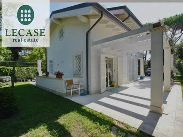 Villa in vendita a Forte dei Marmi LU