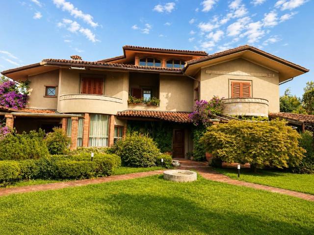 Villa in vendita a Forte dei Marmi LU
