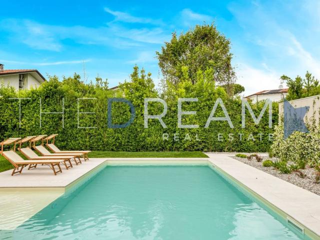 Villa in vendita a Forte dei Marmi LU