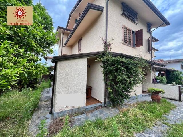Villa in vendita a Forte dei Marmi LU