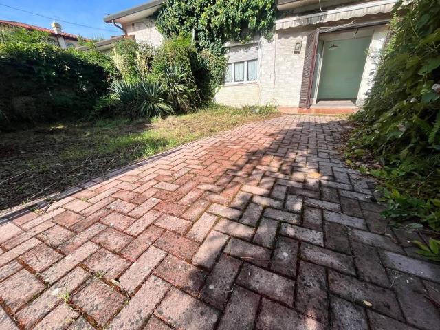 Villa in vendita a Forte dei Marmi LU