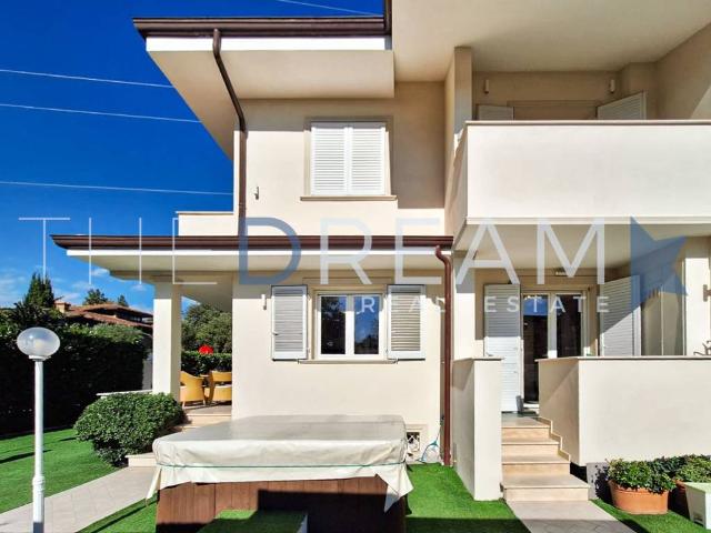 Villa in vendita a Forte dei Marmi LU