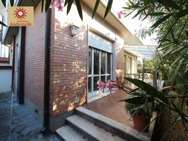 Villa in vendita a Forte dei Marmi LU