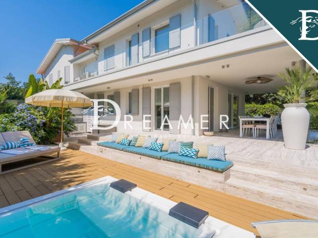 Villa in vendita a Forte dei Marmi LU