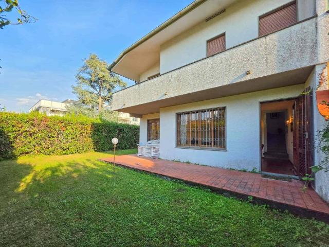 Villa in vendita a Forte dei Marmi LU