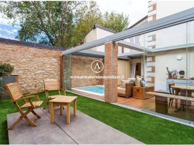 Villa in vendita a Forte dei Marmi LU