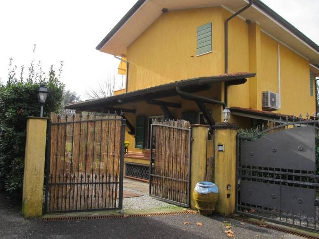 Villa in vendita a Forte dei Marmi LU