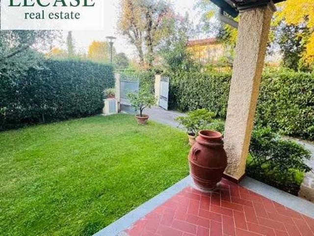 Villa in vendita a Forte dei Marmi LU