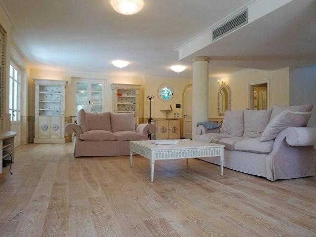 Villa in vendita a Forte dei Marmi LU