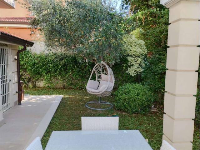 Villa in vendita a Forte dei Marmi LU