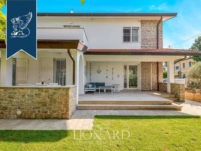 Villa in vendita a Forte dei Marmi LU