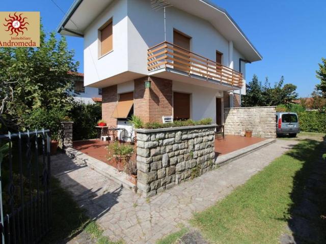 Villa in vendita a Forte dei Marmi LU