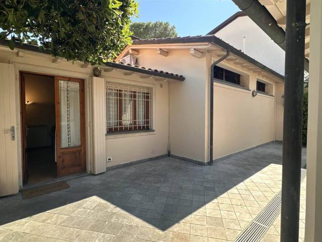 Villa in vendita a Forte dei Marmi LU