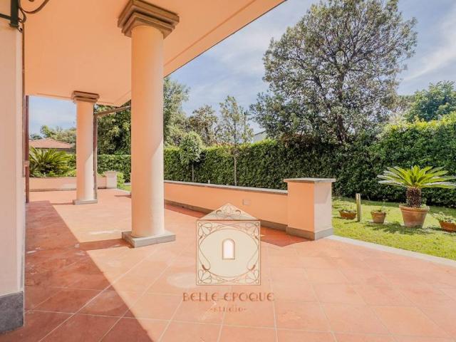 Villa in vendita a Forte dei Marmi LU