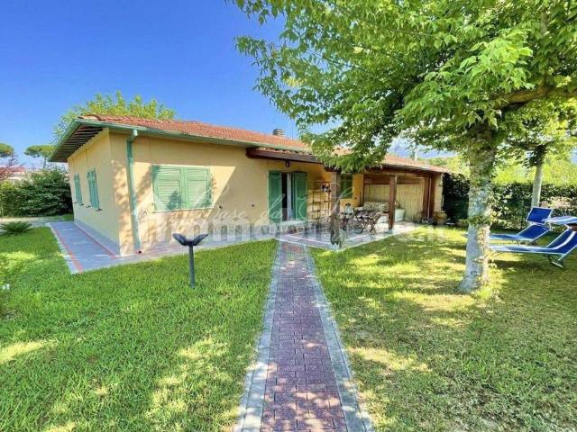 Villa in vendita a Forte dei Marmi LU