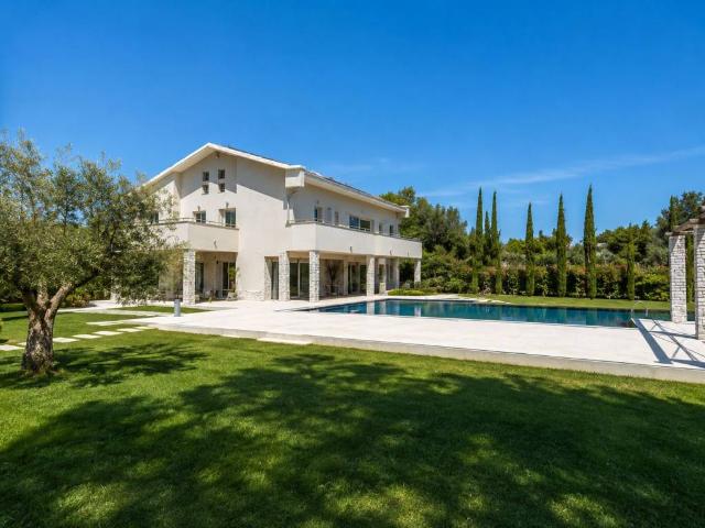 Villa in vendita a Forte dei Marmi LU
