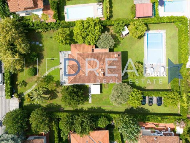 Villa in vendita a Forte dei Marmi LU