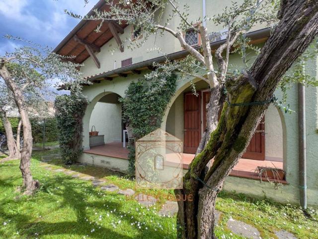 Villa in vendita a Forte dei Marmi LU
