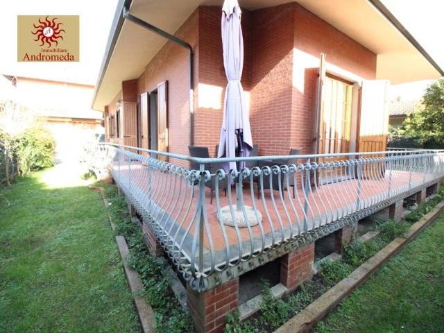 Villa in vendita a Forte dei Marmi LU