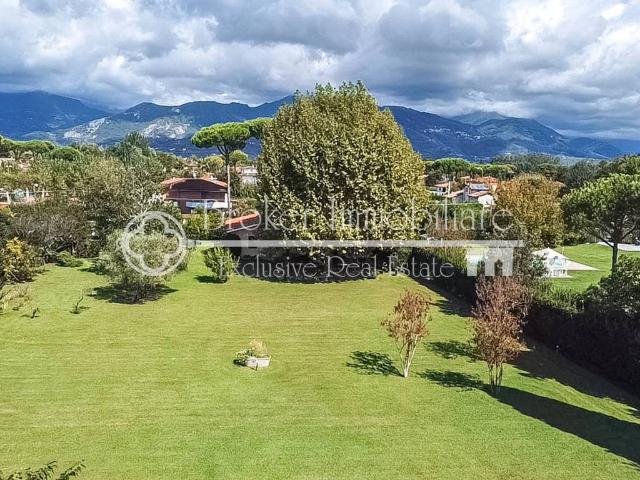 Villa in vendita a Forte dei Marmi LU