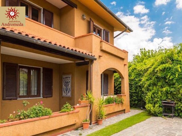 Villa in vendita a Forte dei Marmi LU