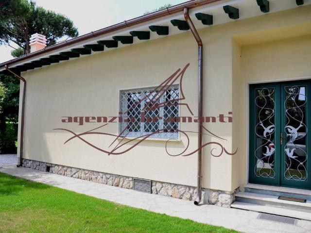 Villa in vendita a Forte dei Marmi LU