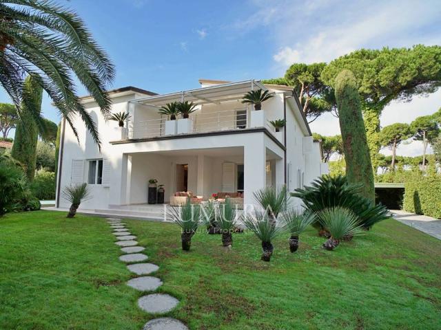 Villa in vendita a Forte dei Marmi LU