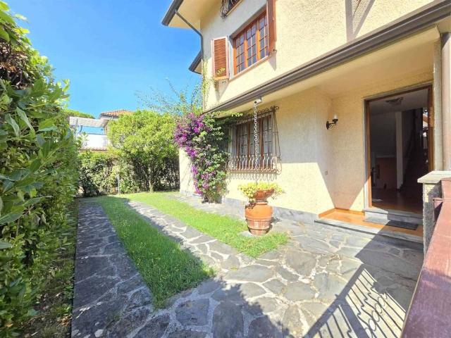 Villa in vendita a Forte dei Marmi LU