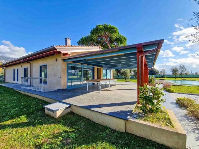 Villa in vendita a Forte dei Marmi LU