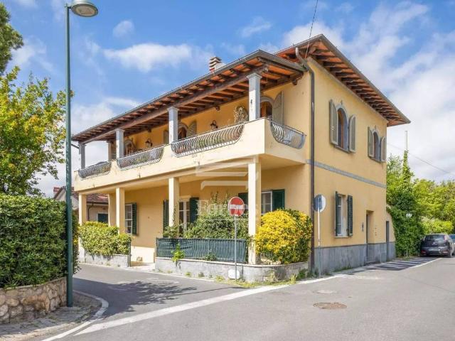 Villa in vendita a Forte dei Marmi LU