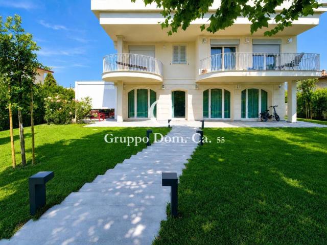 Villa in vendita a Forte dei Marmi LU