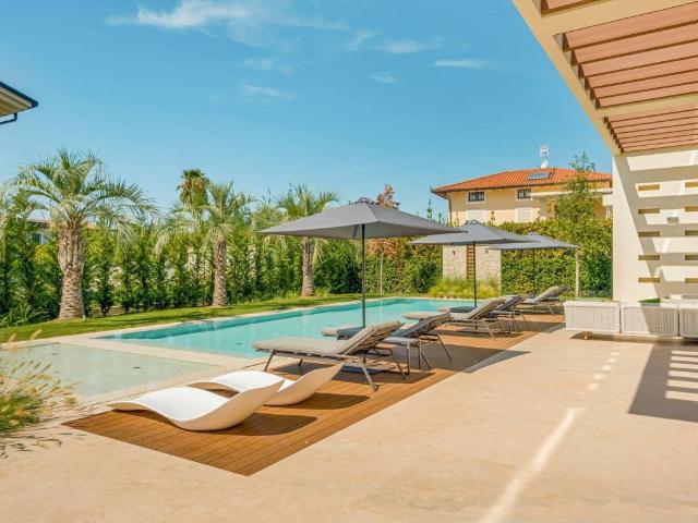 Villa in vendita a Forte dei Marmi LU