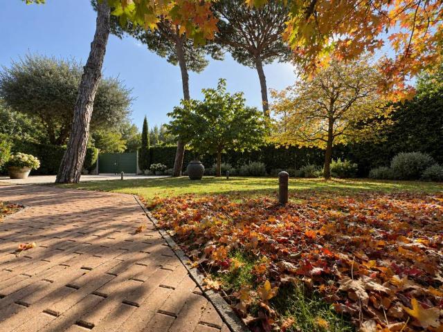 Villa in vendita a Forte dei Marmi LU
