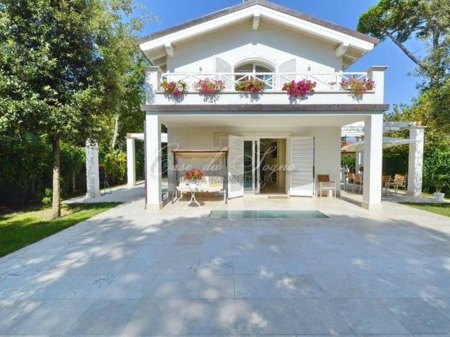 Villa in vendita a Forte dei Marmi LU