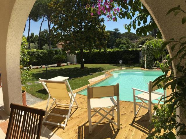 Villa in vendita a Forte dei Marmi LU