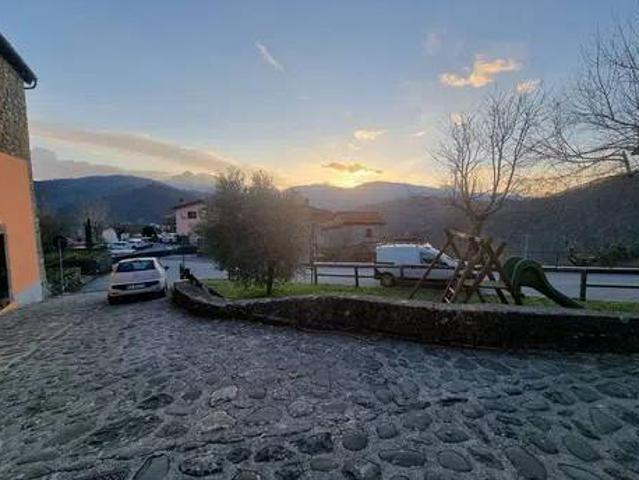 Villa in vendita a Fosciandora LU