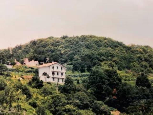 Villa in vendita a Fosdinovo MS