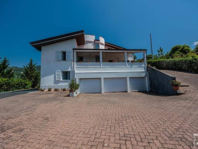 Villa in vendita a Fosdinovo MS