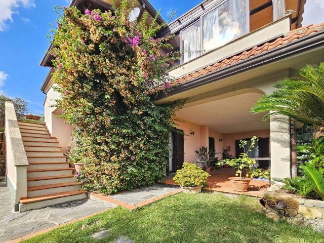 Villa in vendita a Fosdinovo MS