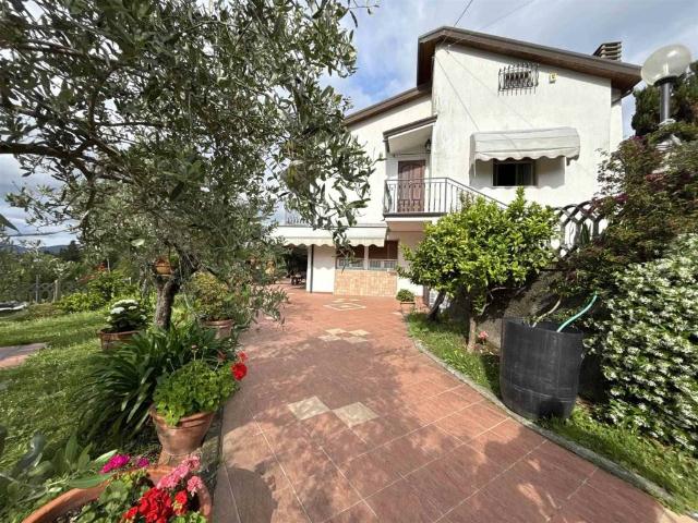 Villa in vendita a Fosdinovo MS